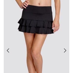 Tail Doubles 13 inch tennis Skort - Onyx Black size small with built in shorts